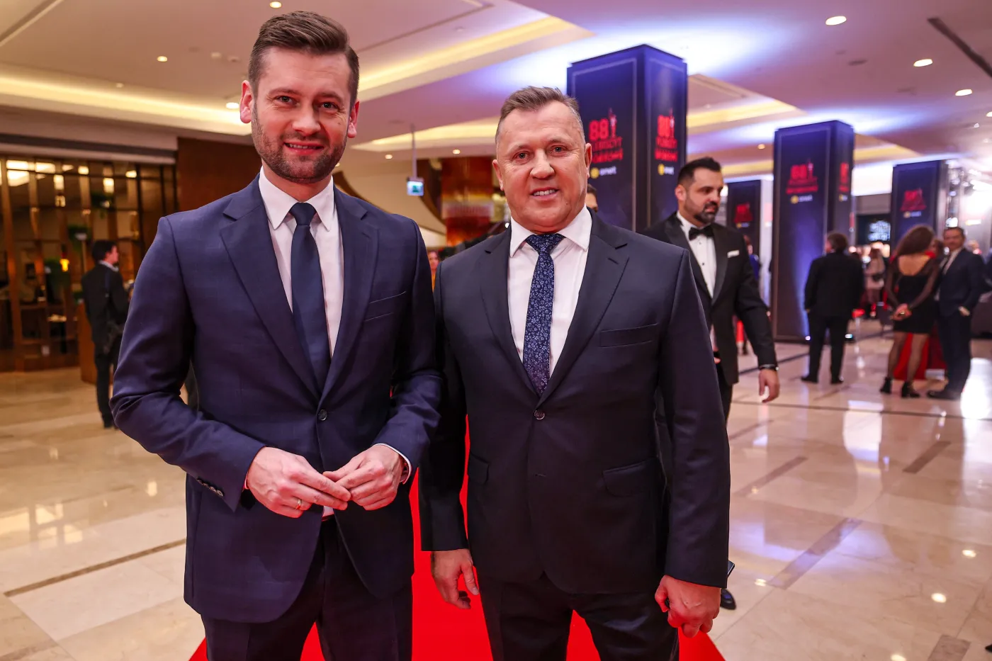 Zobacz, jak Kulesza i Bortniczuk haratają w gałę. Lepiej od Tuska? [WIDEO]