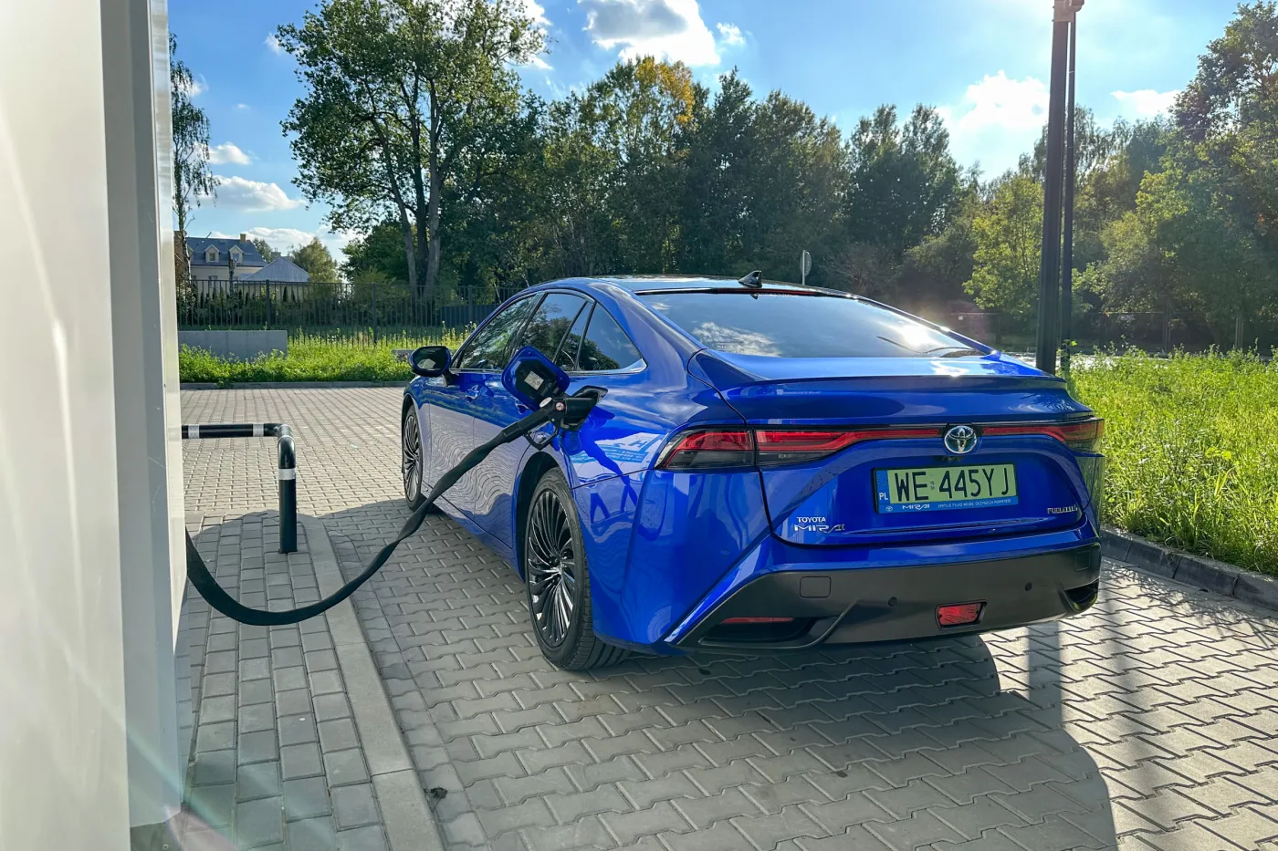 tankowanie-wodorowej-toyoty-mirai-37954343.jpg