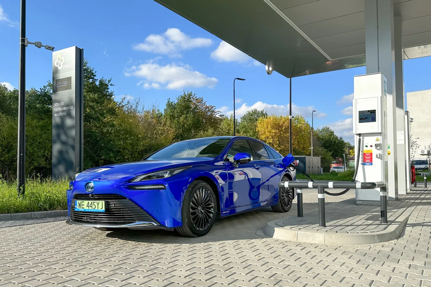 tankowanie-wodorowej-toyoty-mirai-37954311.jpg