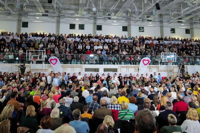 Projekt umowy koalicyjnej. Co się w nim nie znalazło? [SZCZEGÓŁY]