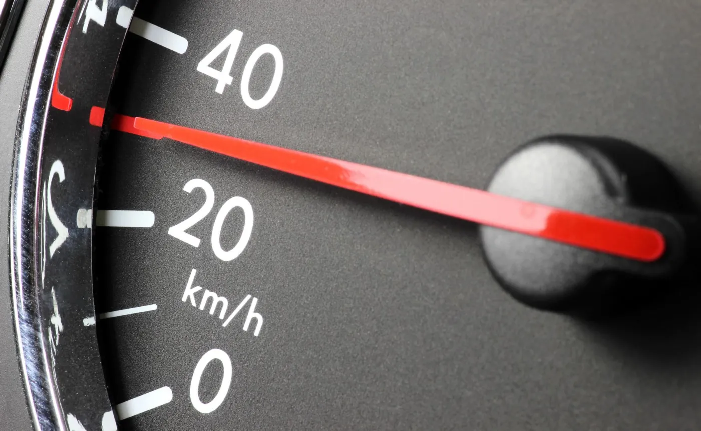 Ograniczenie prędkości do 30 km/h niemal w całej Warszawie. PiS krytykuje "Tempo 30"