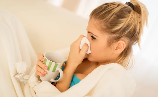 Sezon na grypę trwa. Ilu Polaków się zaczepiło, ilu zachorowało?