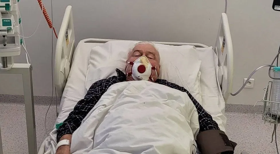 Lech Wałęsa trafił do szpitala. Ma koronawirusa, "przechodzi to ciężko"