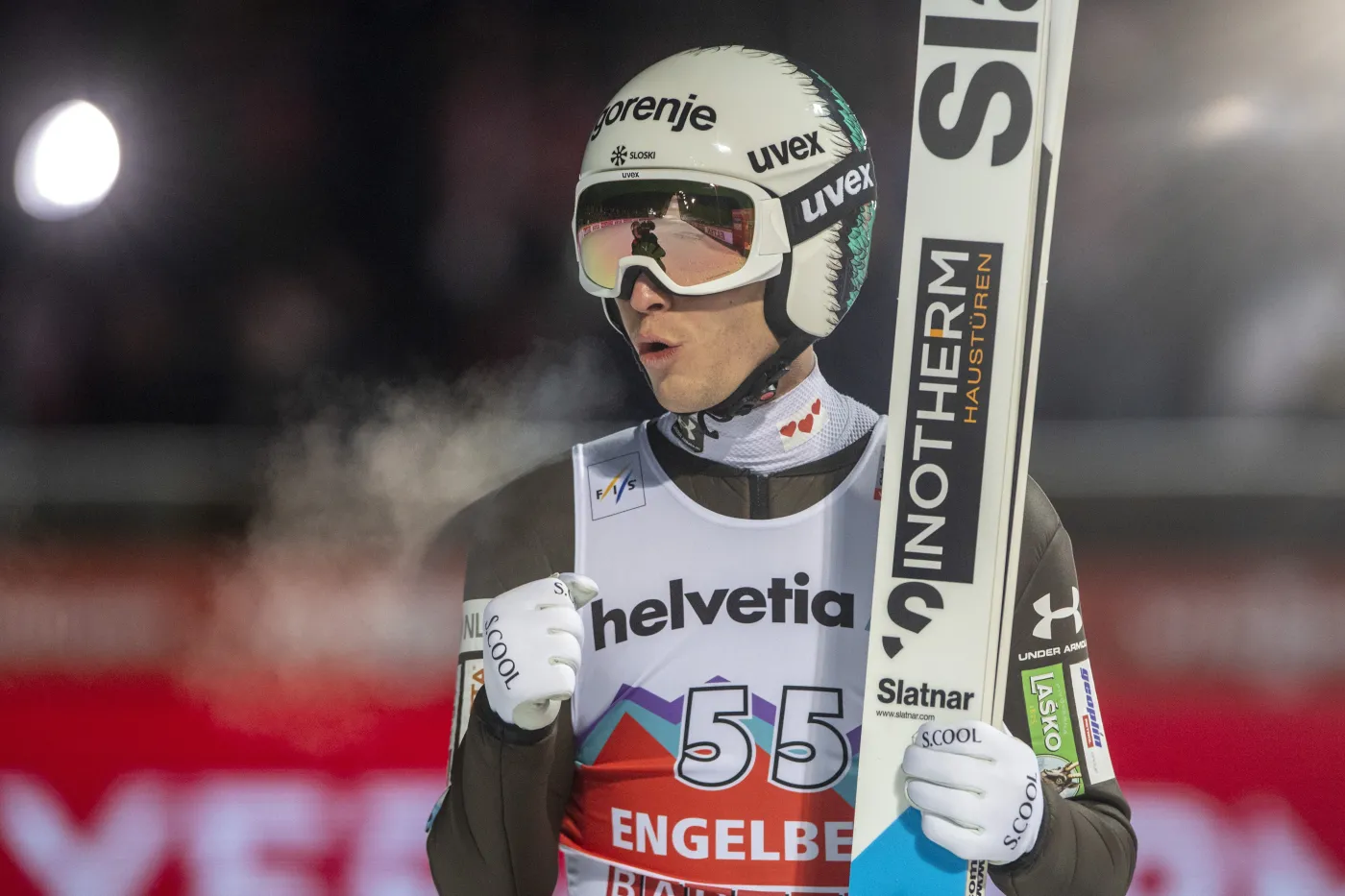 Anze Lanisek z nagrodą fair play za gest wsparcia dla Dawida Kubackiego