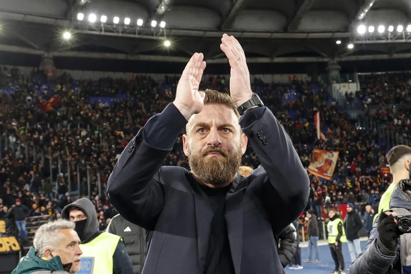 Udany debiut Daniele De Rossiego. Roma pokonała Veronę