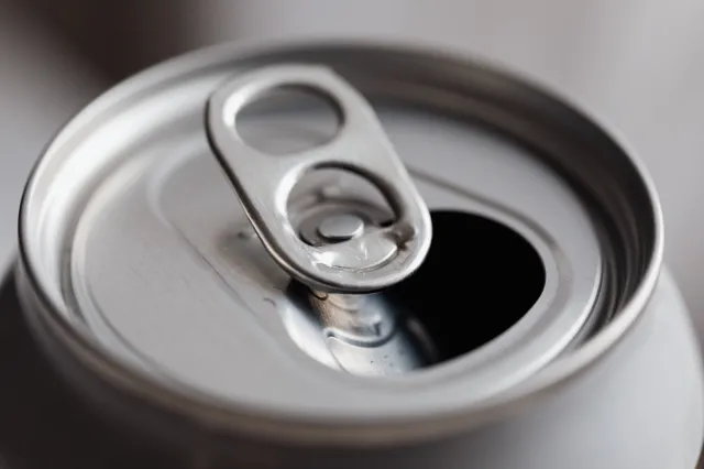 Cukier szkodzi. Sprawdź, jak twój organizm reaguje na jedną puszkę coli