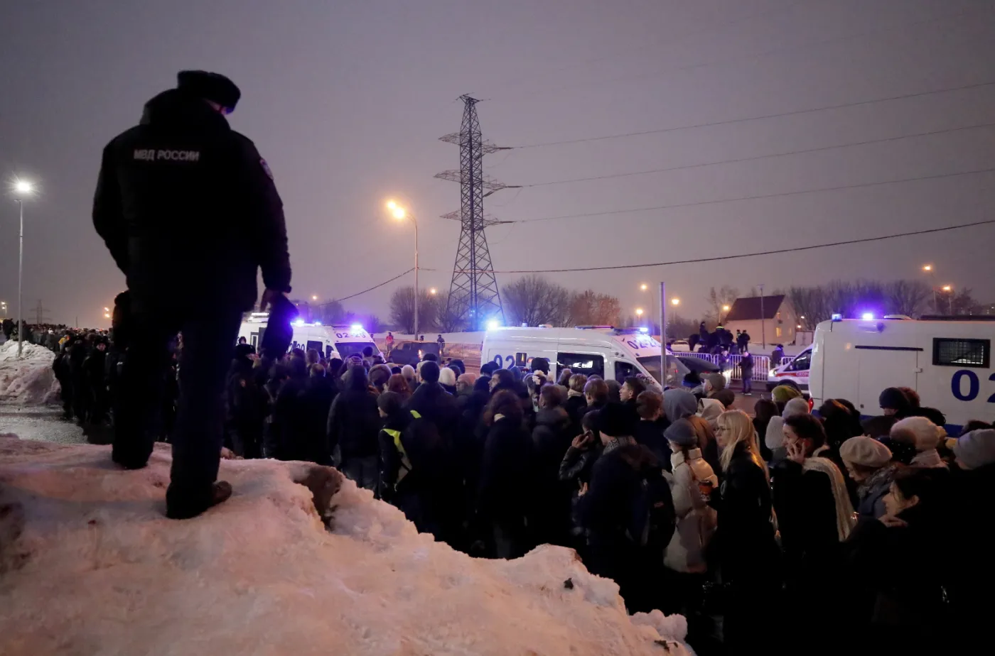 Zatrzymania przed, w trakcie i po pogrzebie Nawalnego