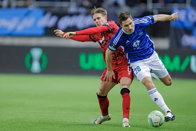 Skóraś trafił do siatki, ale sędzia zabrał mu gola. Pech Polaka w Lidze Konferencji [WIDEO]