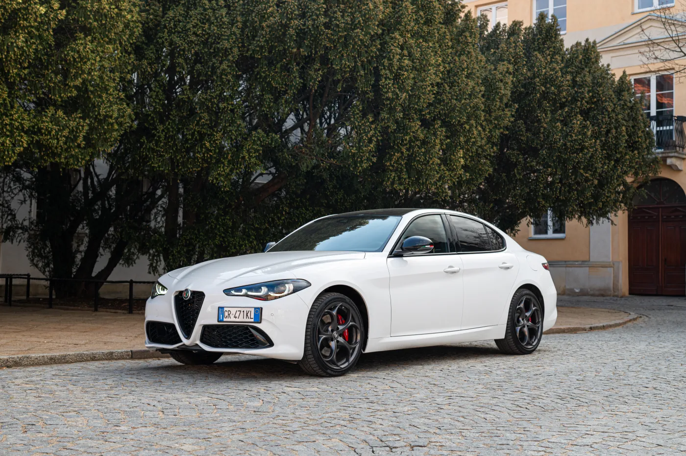 alfa-romeo-giulia-tributo-italiano-38123515.jpg