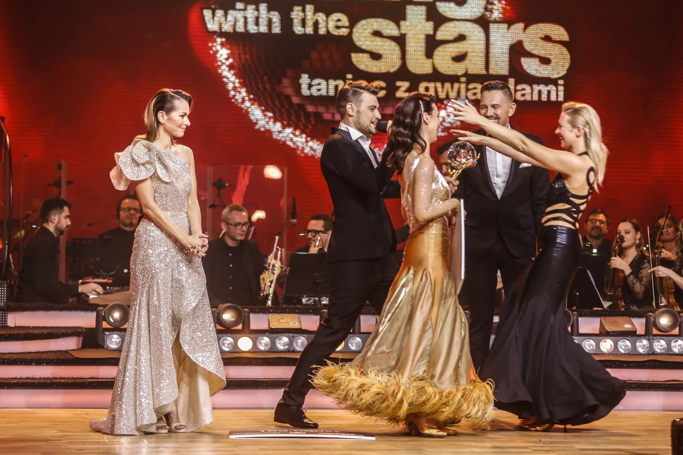 Odpadła z "Tańca z gwiazdami" i zaszła w ciążę. "Napiłam się radości"