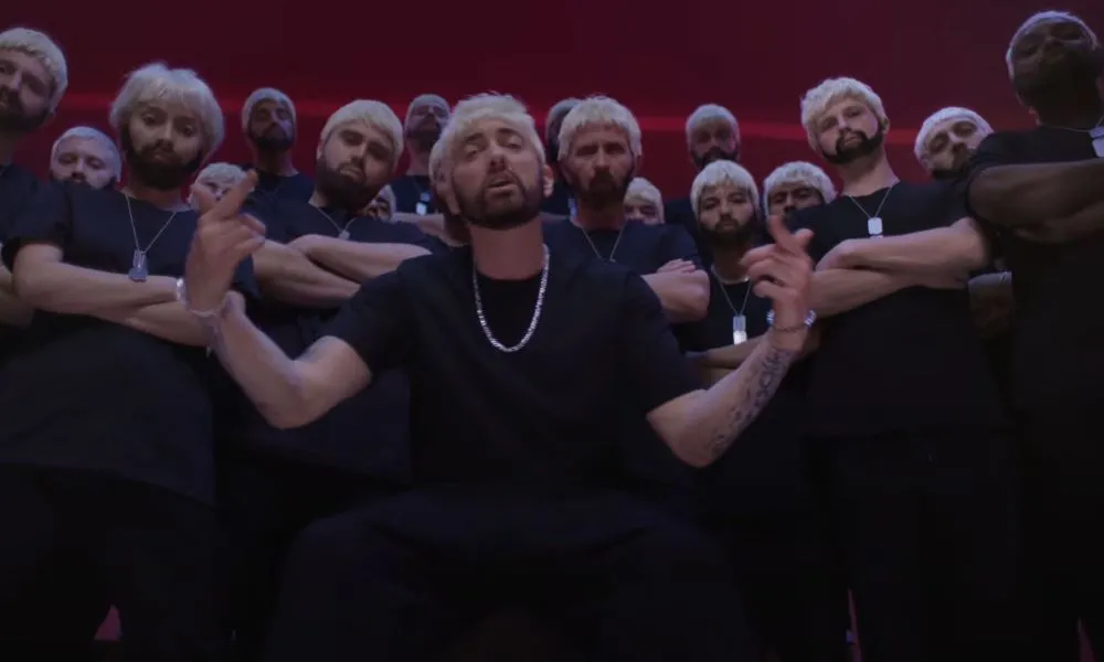 Eminem jak Dua Lipa? Jest teledysk do singla "Houdini"