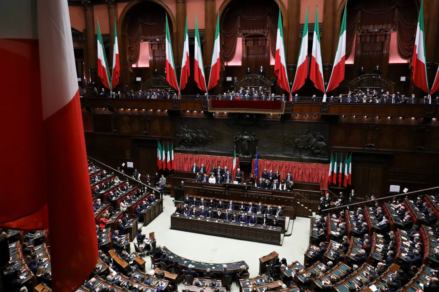 Awantura we włoskim parlamencie. Doszło do bójki między parlamentarzystami 