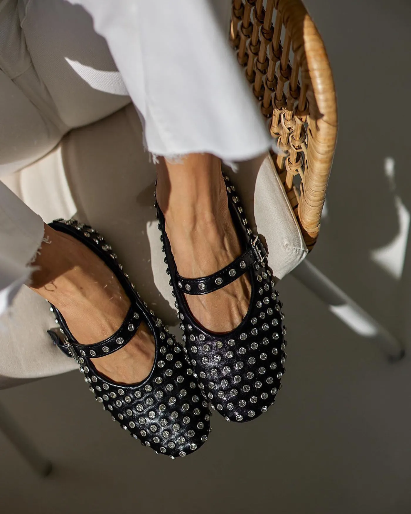 modne-buty-lato-2024-blysk-hegos-38231487.jpg