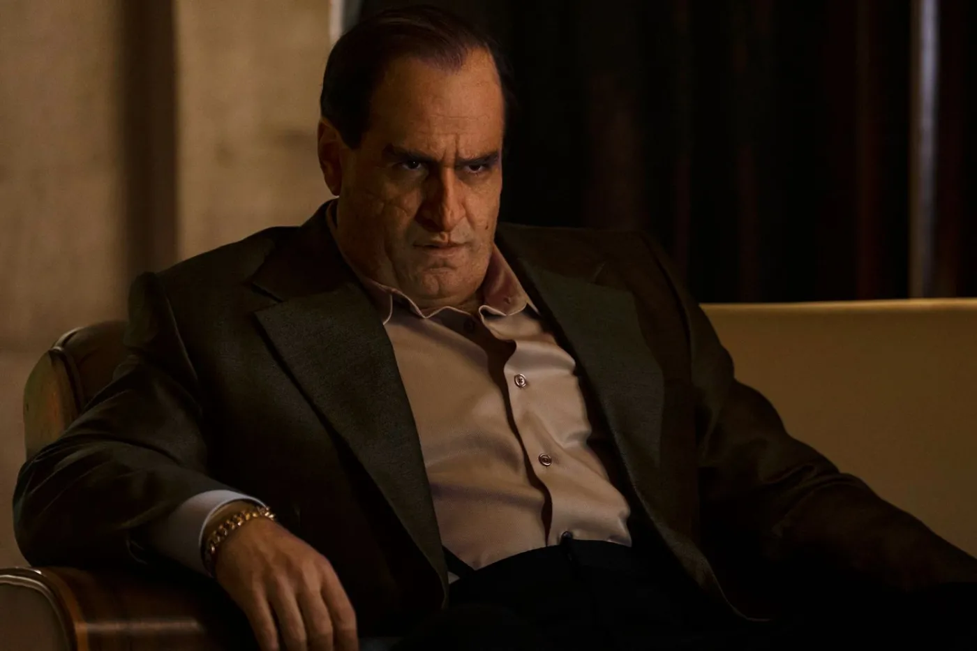 Colin Farrell jako Oz Cobb "Pingwin"