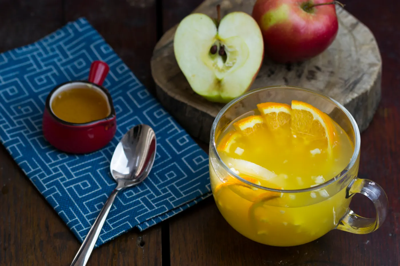 Polish,Dessert,Called,Kisiel,With,Freshly,Cut,Apples,And,Oranges.