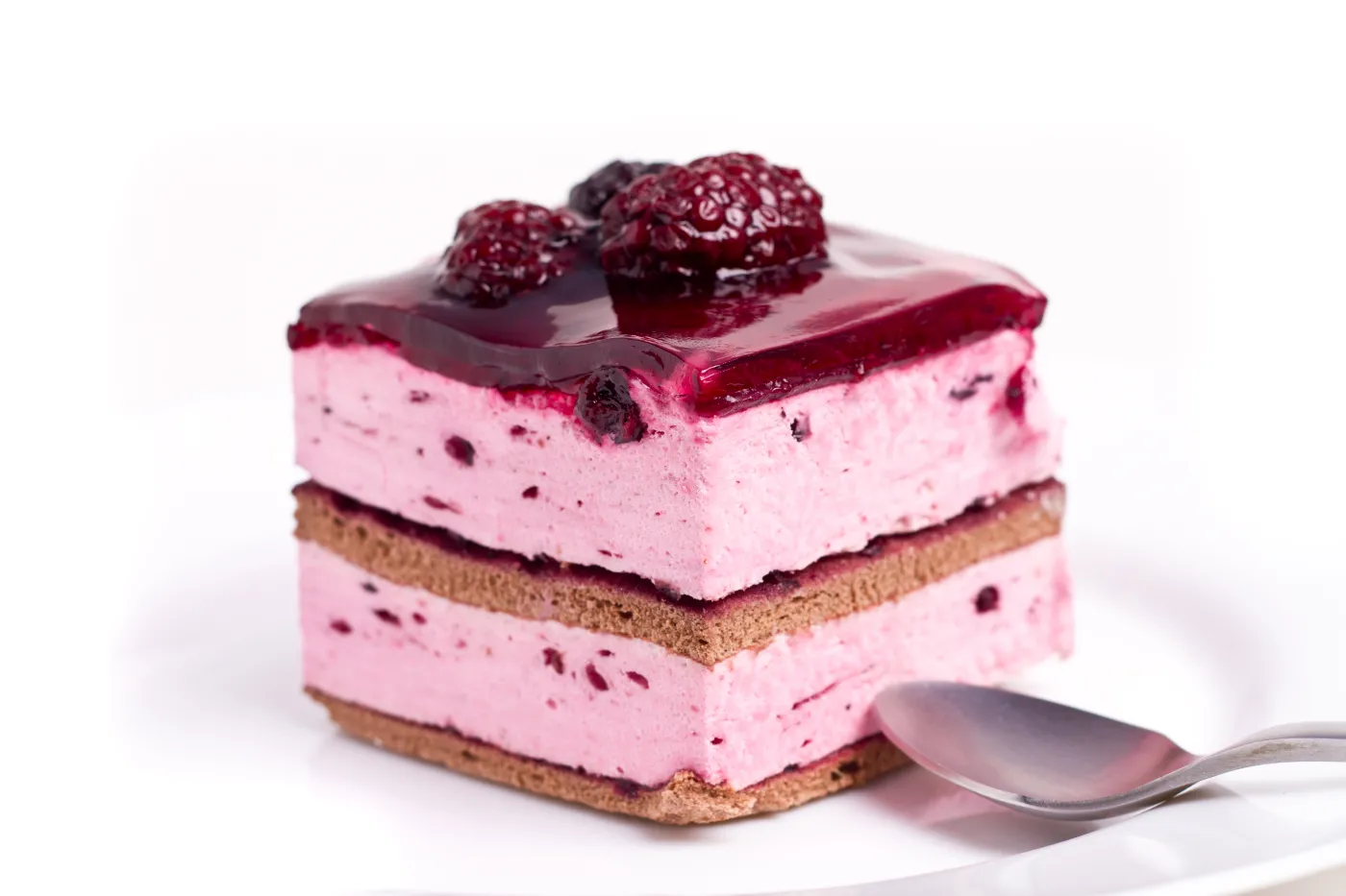 Blackberry,Cake,On,A,White,Plate,(shallow,Dof)
