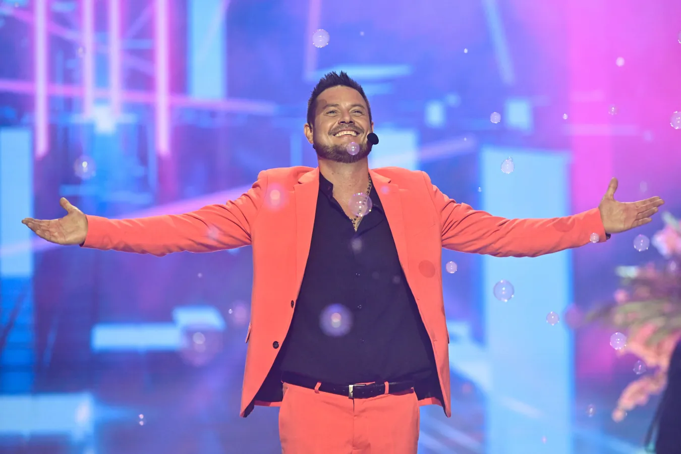 Bartek Wrona wspomina czasy Just 5. "Nie raz poleciały jajka i pomidory" [WIDEO]