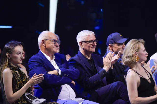 Michał Olszański tłumaczy się z "łapania za biust". To wytknęła mu Monika Richardson