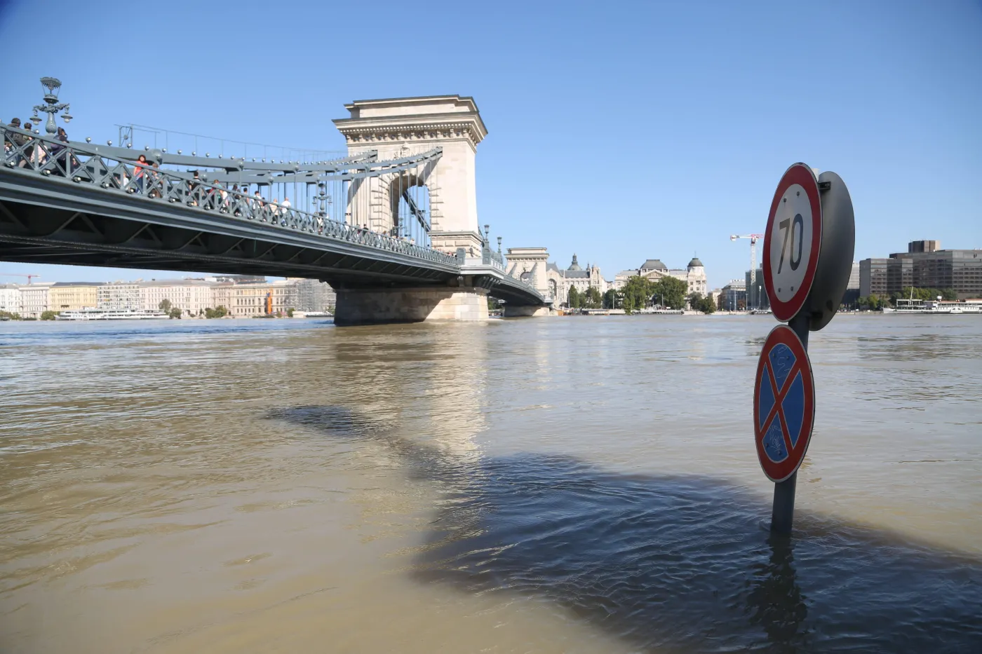 Powódź na Węgrzech. Fala kulminacyjna minęła Budapeszt, ale zagrożenie trwa