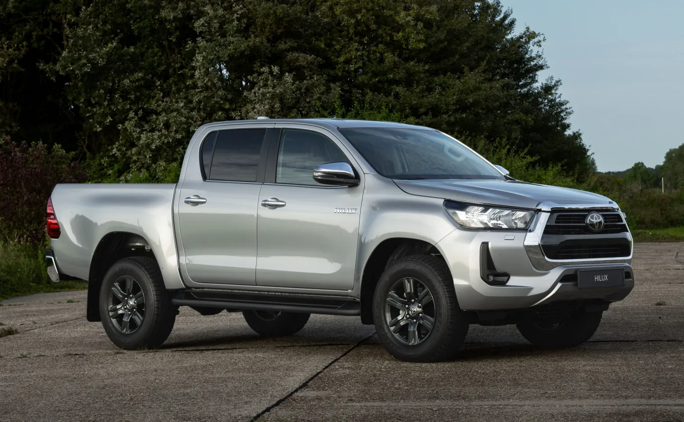 nowa-toyota-hilux-mild-hybrid-48v-38293561.jpg