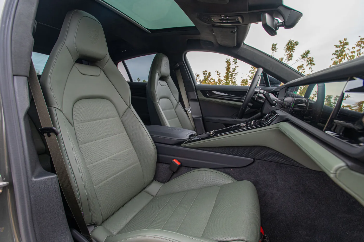 porsche-panamera-turbo-s-ehybrid-38330909.jpg