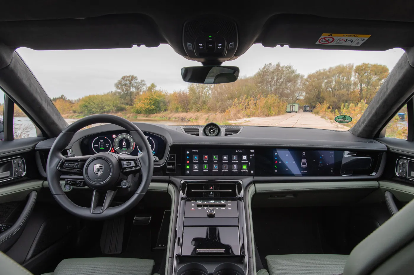 porsche-panamera-turbo-s-ehybrid-38330960.jpg
