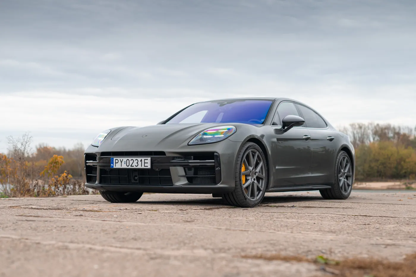porsche-panamera-turbo-s-ehybrid-38330961.jpg