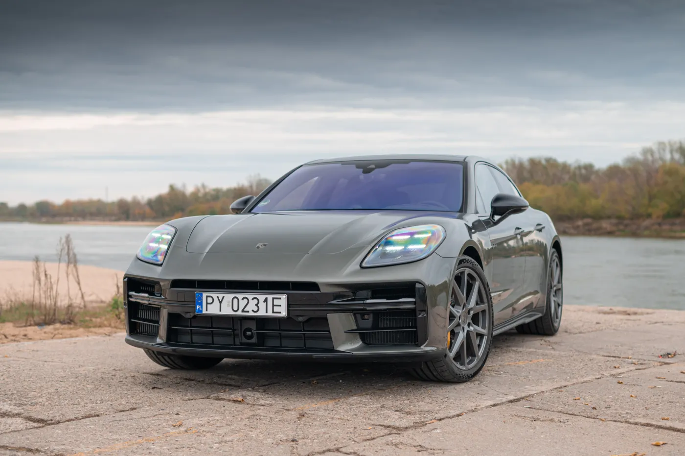 porsche-panamera-turbo-s-ehybrid-38330980.jpg