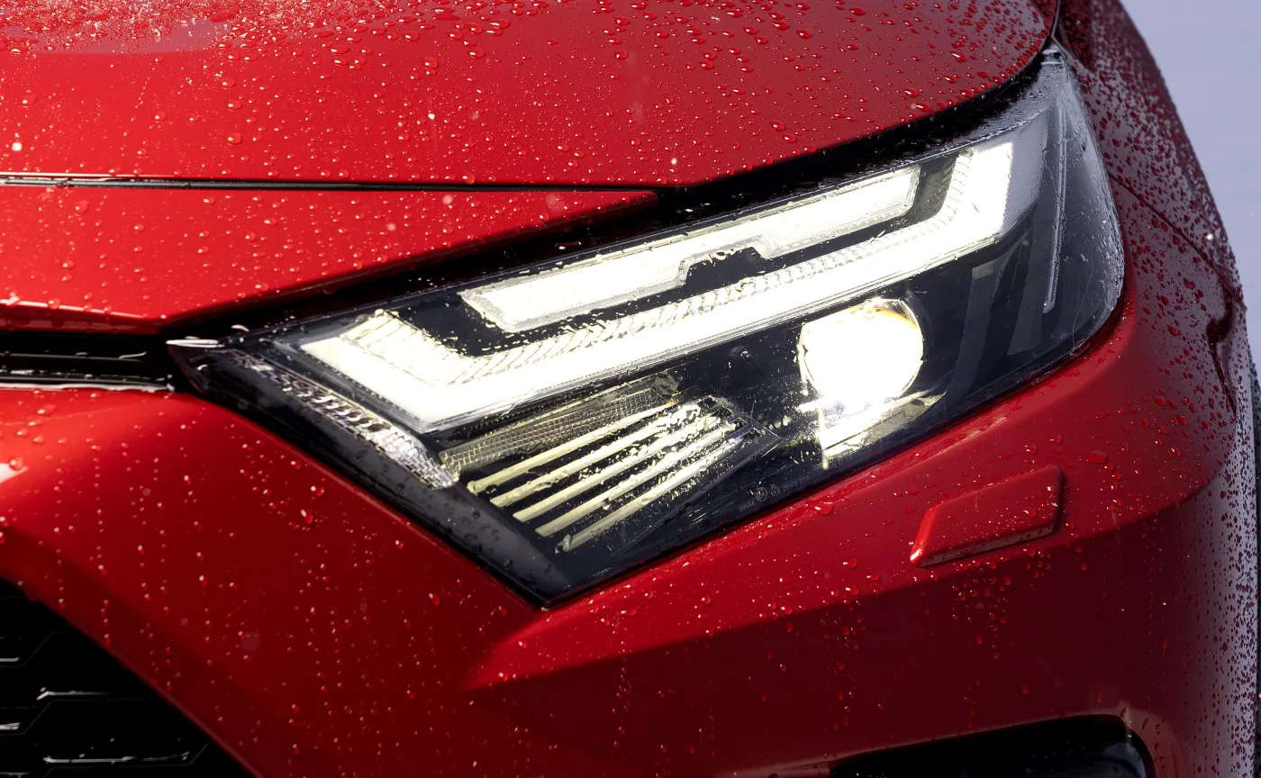 Spala 3,7 l na 100 km. Oto japońska rakieta dla dużej rodziny. Ile kosztuje?