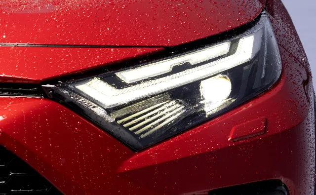 Spala 3,7 l na 100 km. Oto japońska rakieta dla dużej rodziny. Ile kosztuje?