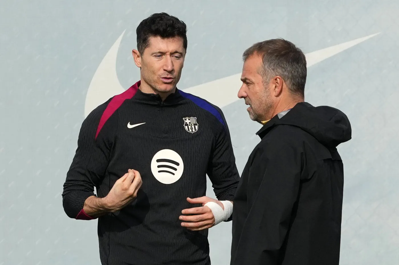 Lewandowski wylądował na ławce rezerwowych Barcelony. Szczęsny też nie gra