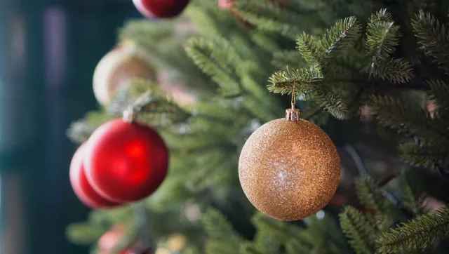 Przez brokat straciła oko. Uwaga na brokatowe dekoracje świąteczne