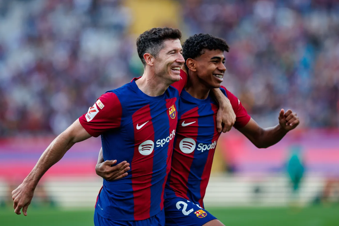 Robert Lewandowski i Lamine Yamal