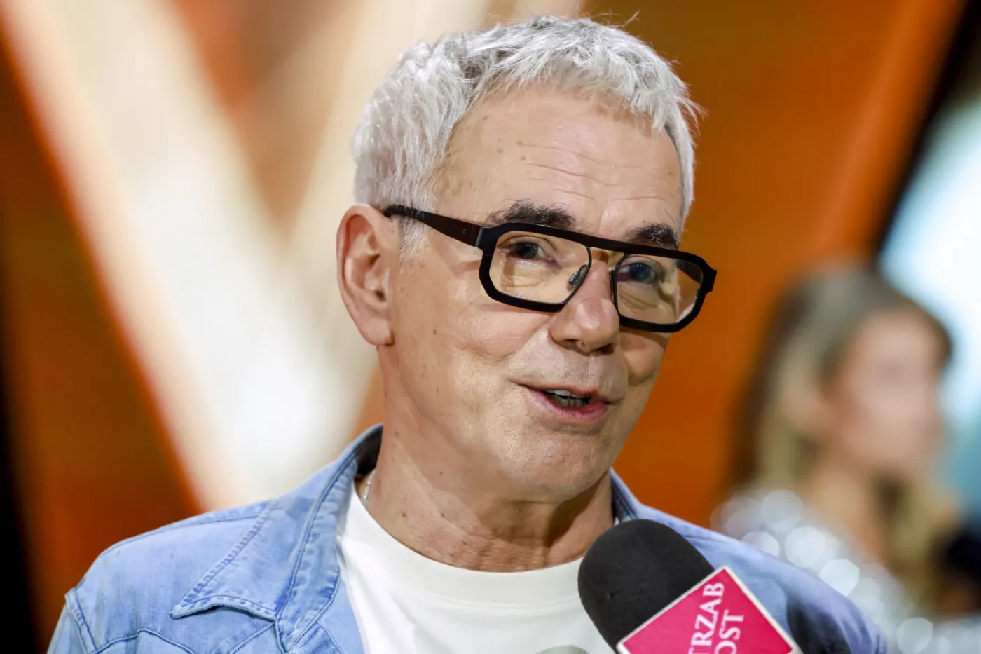 Robert Janowski jest jednym z trenerów w obecnej edycji "The Voice Senior"