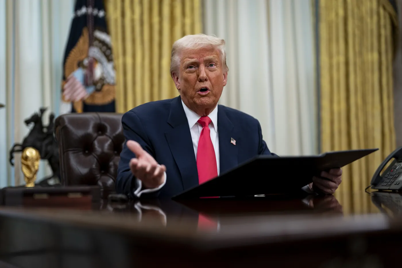 Cła Trumpa. Prezydent USA wycofuje się z części taryf, nałożonych na Kanadę