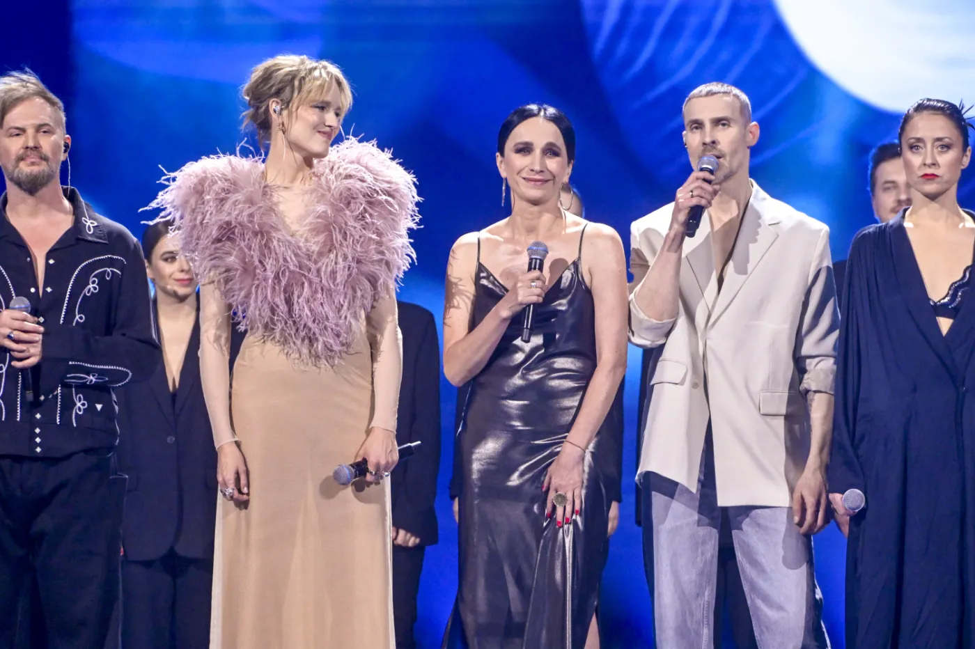 Gwiazdy na koncercie "Falowanie i spadanie - pamięci Kory". Zobaczcie kreacje! [FOTO]