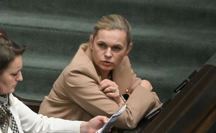 Wielkie zmiany w szkołach. MEN planuje usunięcie kolejnej oceny ze świadectwa