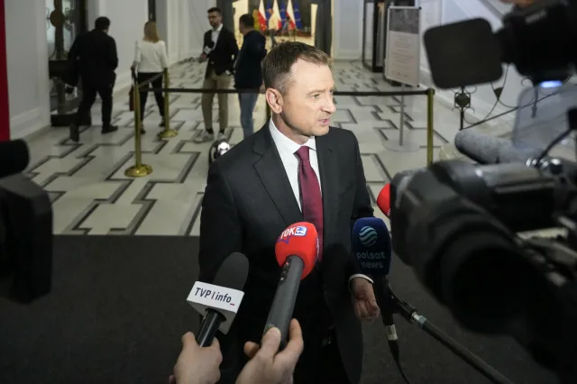 Zemsta ministra sportu za gwizdy i wyzwiska. Sławomir Nitras odgryzł się kibicom GKS Katowice