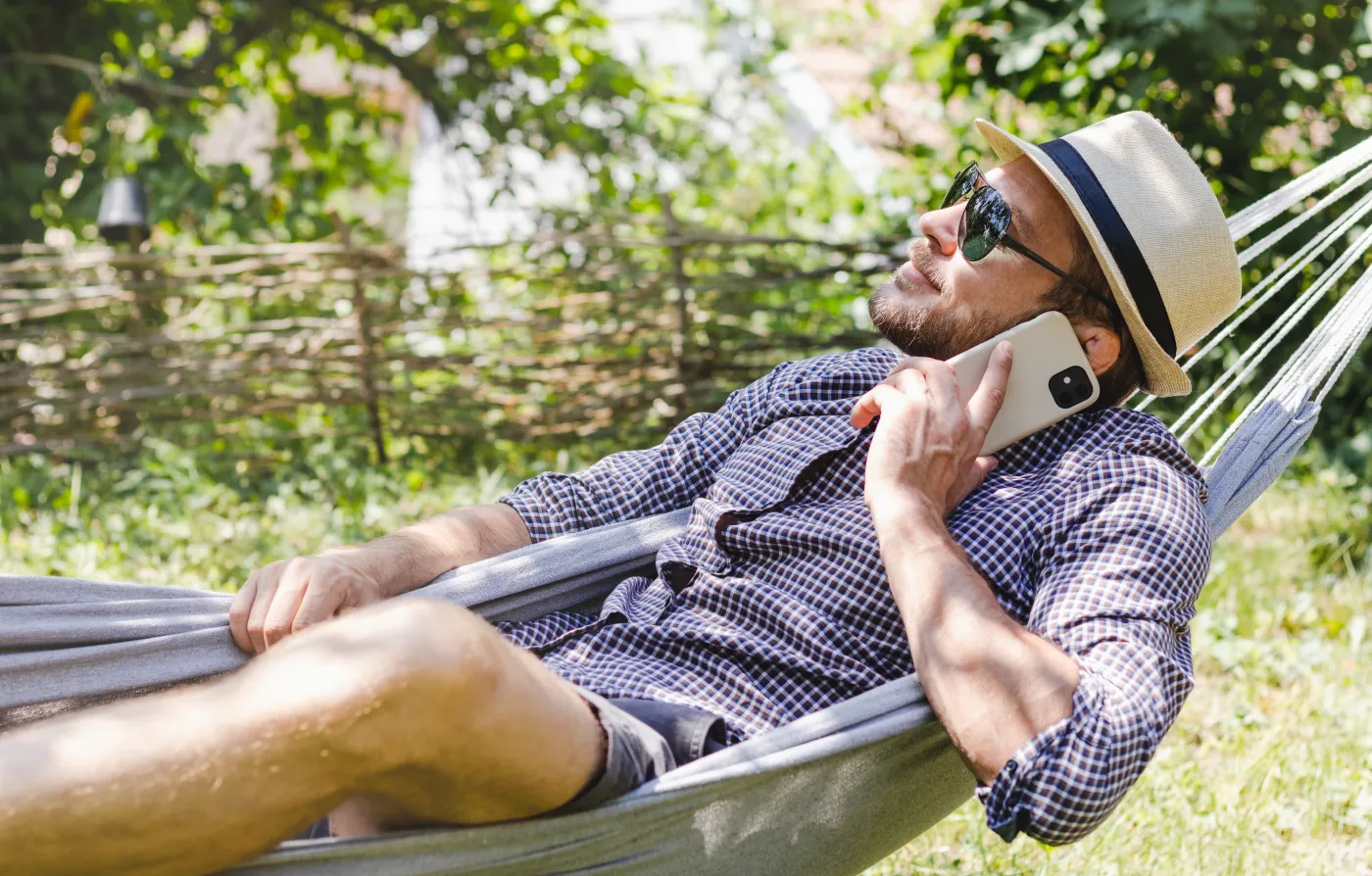 Przedłużona majówka 2025? PIP wyjaśnia, komu pracodawca musi dać wolne za 3 maja