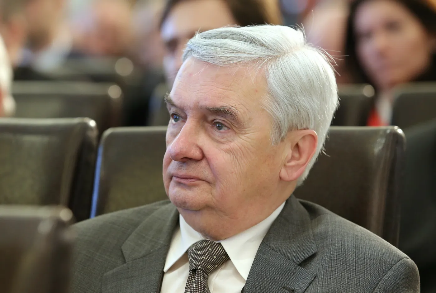 Tadeusz Sznuk świętuje urodziny. Takie wykształcenie ma prowadzący "Jeden z dziesięciu"