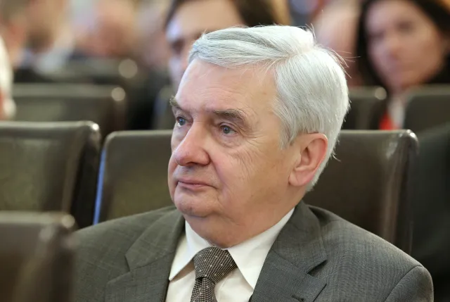 Tadeusz Sznuk świętuje urodziny. Takie wykształcenie ma prowadzący "Jeden z dziesięciu"
