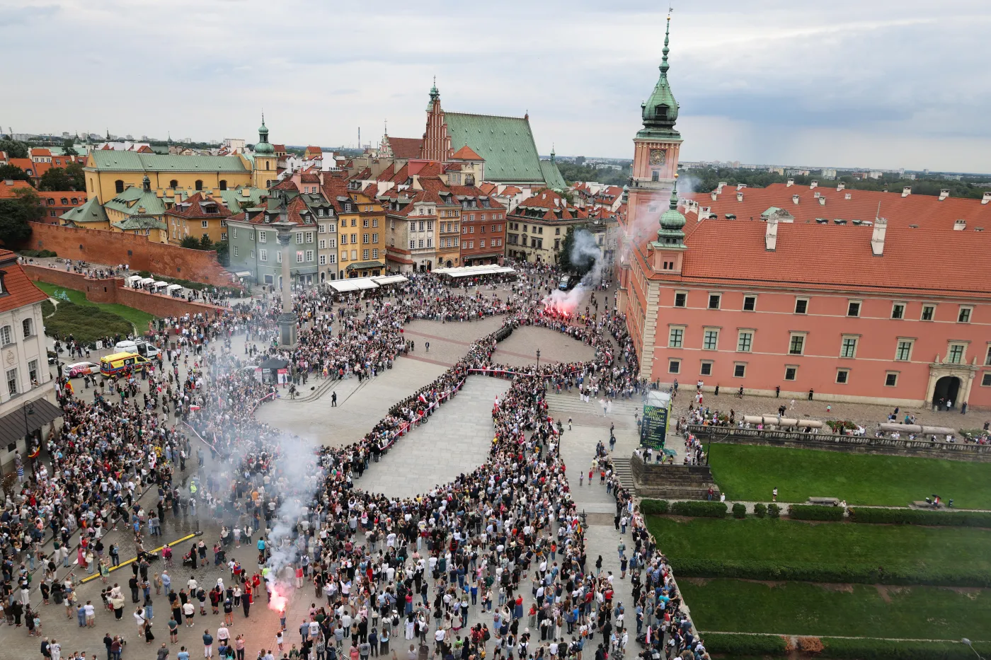 Godzina "W". Warszawa stanęła. Syreny rozległy się w całej Polsce