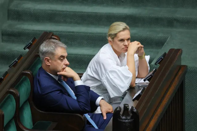 Nowacka krytycznie o orędziu Nawrockiego. "Wycofać Biblię, a wprowadzić Batyra?"