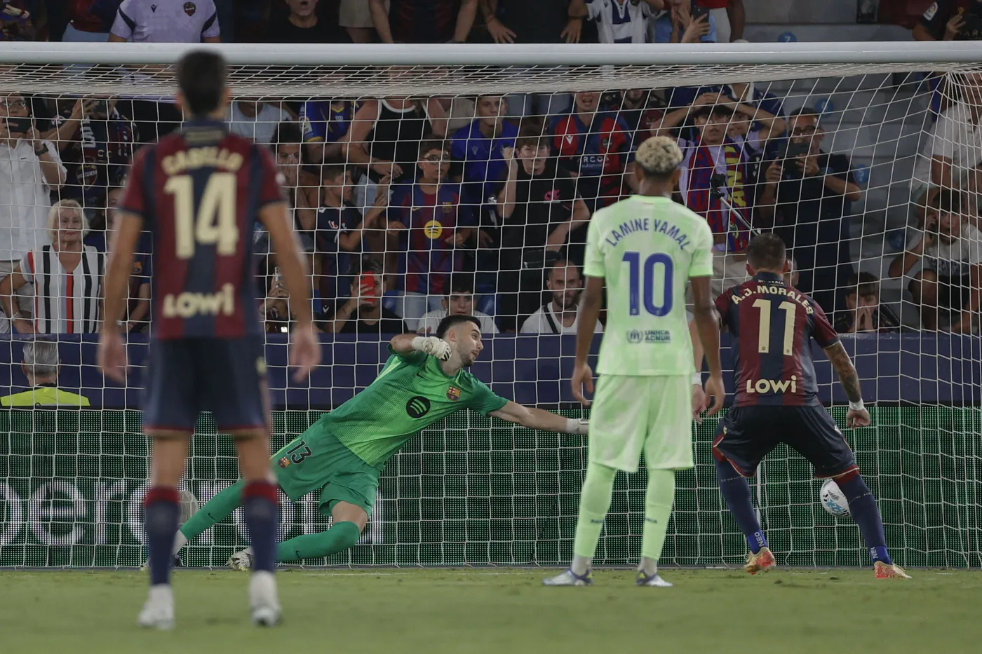 Powrót Lewandowskiego. Barcelona przegrywała 0:2, ale odwróciła losy meczu