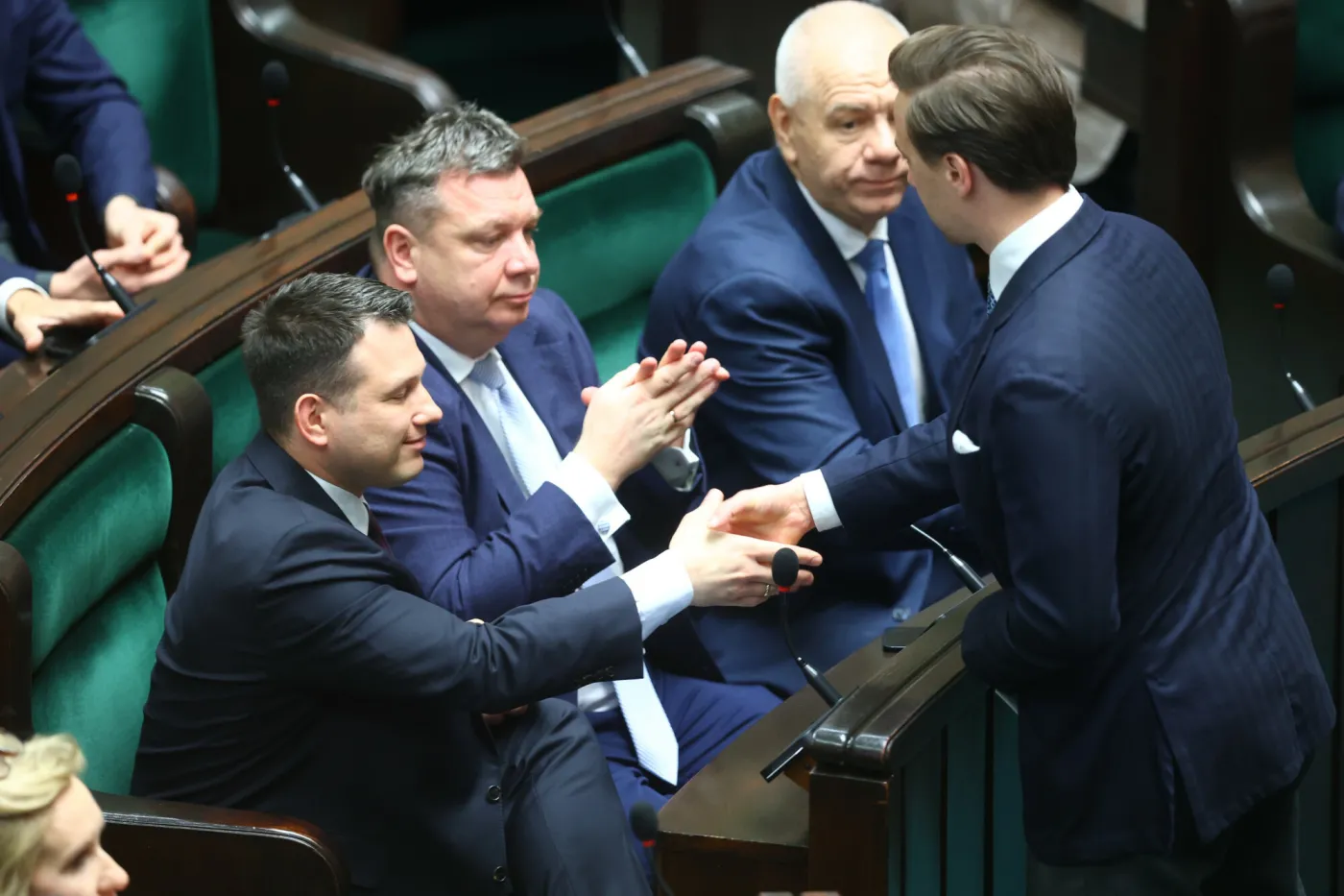 Bosak czy Mentzen? Kogo Polacy widzą na fotelu premiera? Wyniki mogą zdziwić [SONDAŻ]