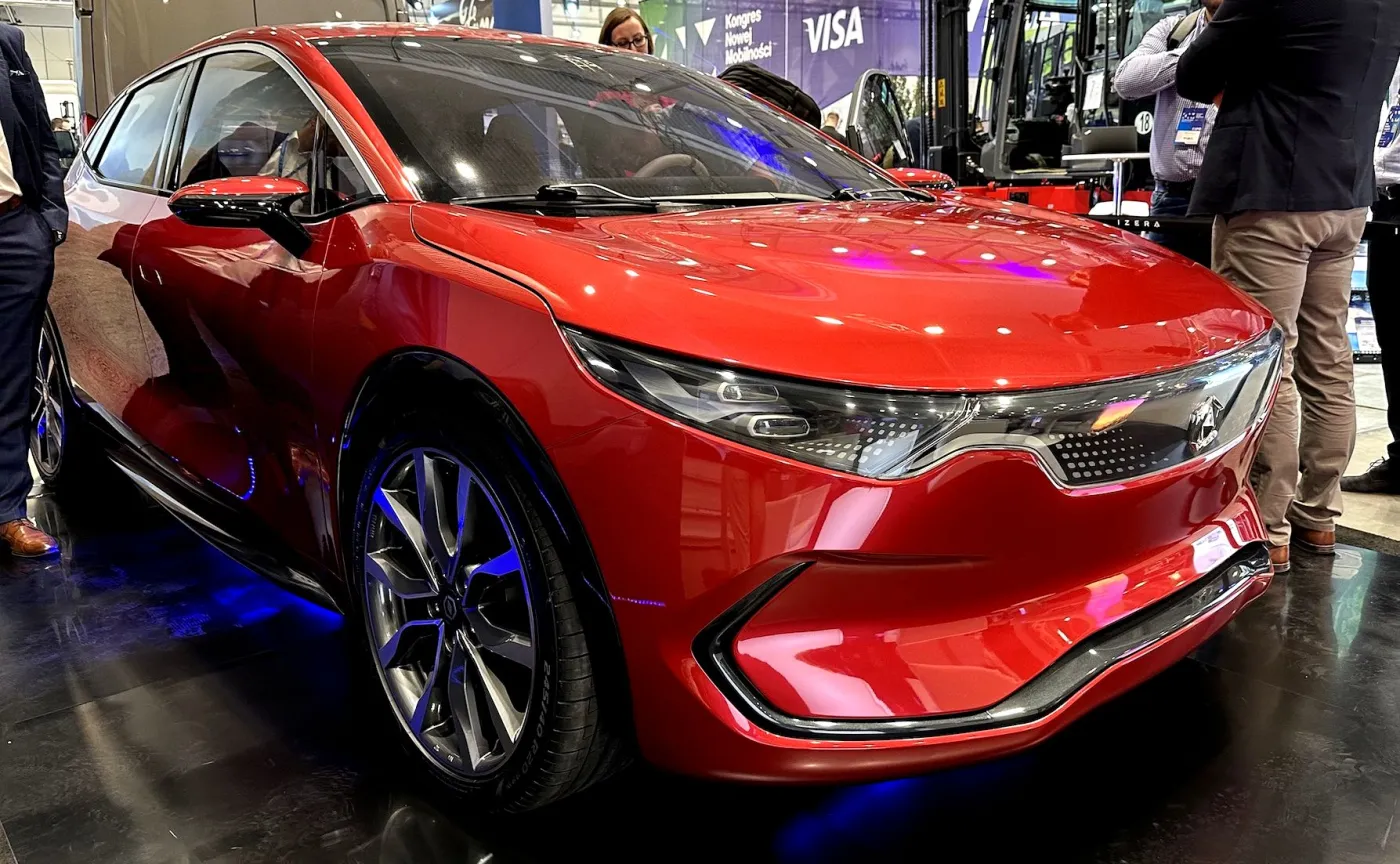 Polski samochód elektryczny będzie jeździł na minuty. Panek i Izera mają umowę