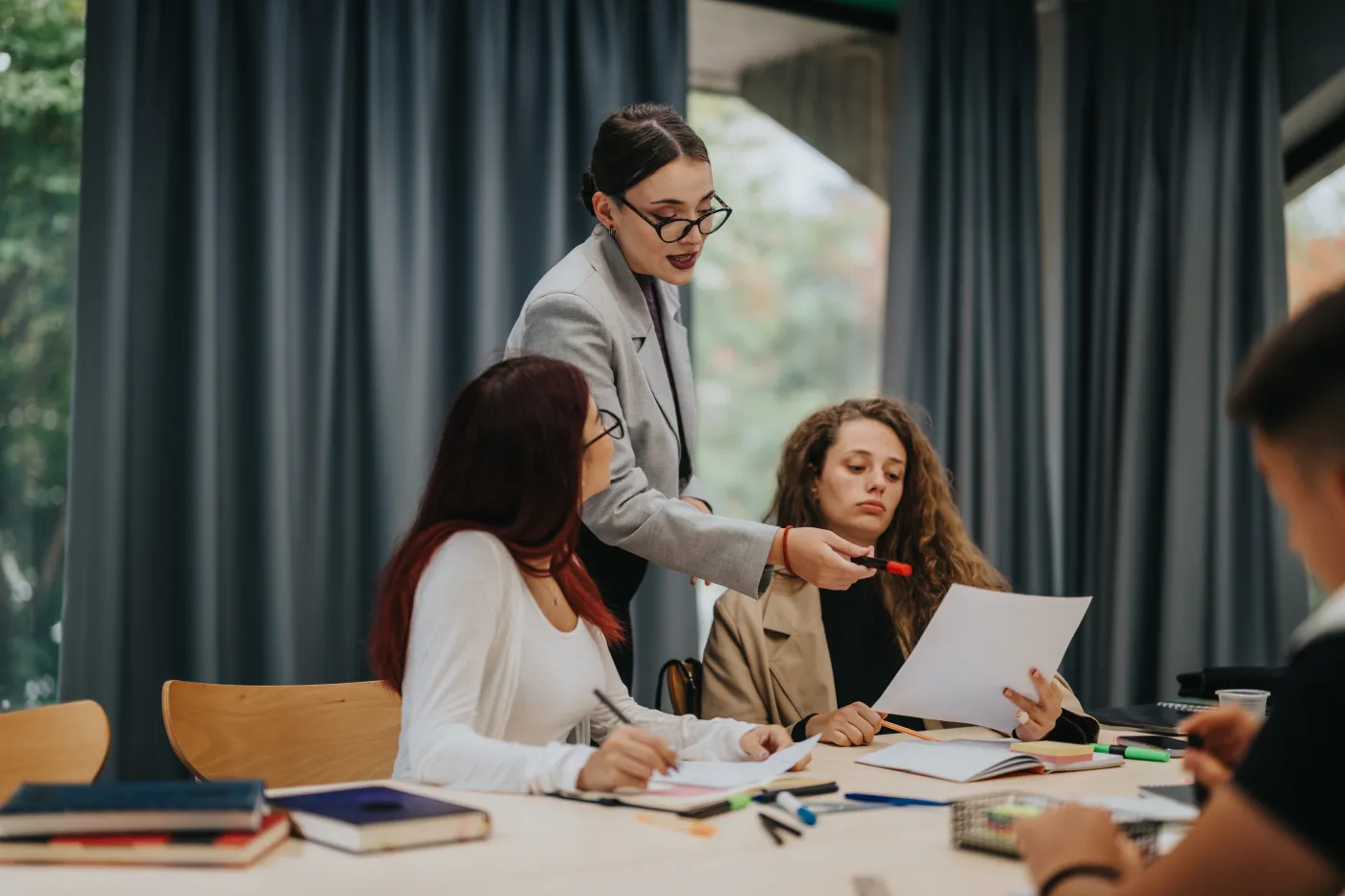 Spór o dodatki dla nauczycieli. MEN odpowiada RPD