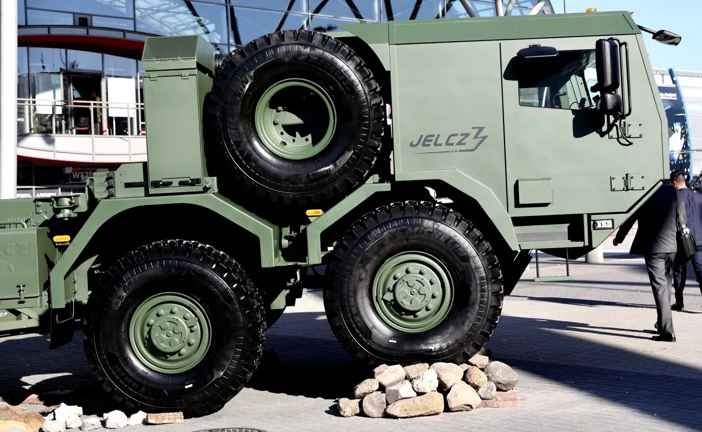 Jelcz 3. generacji w układzie 8x8