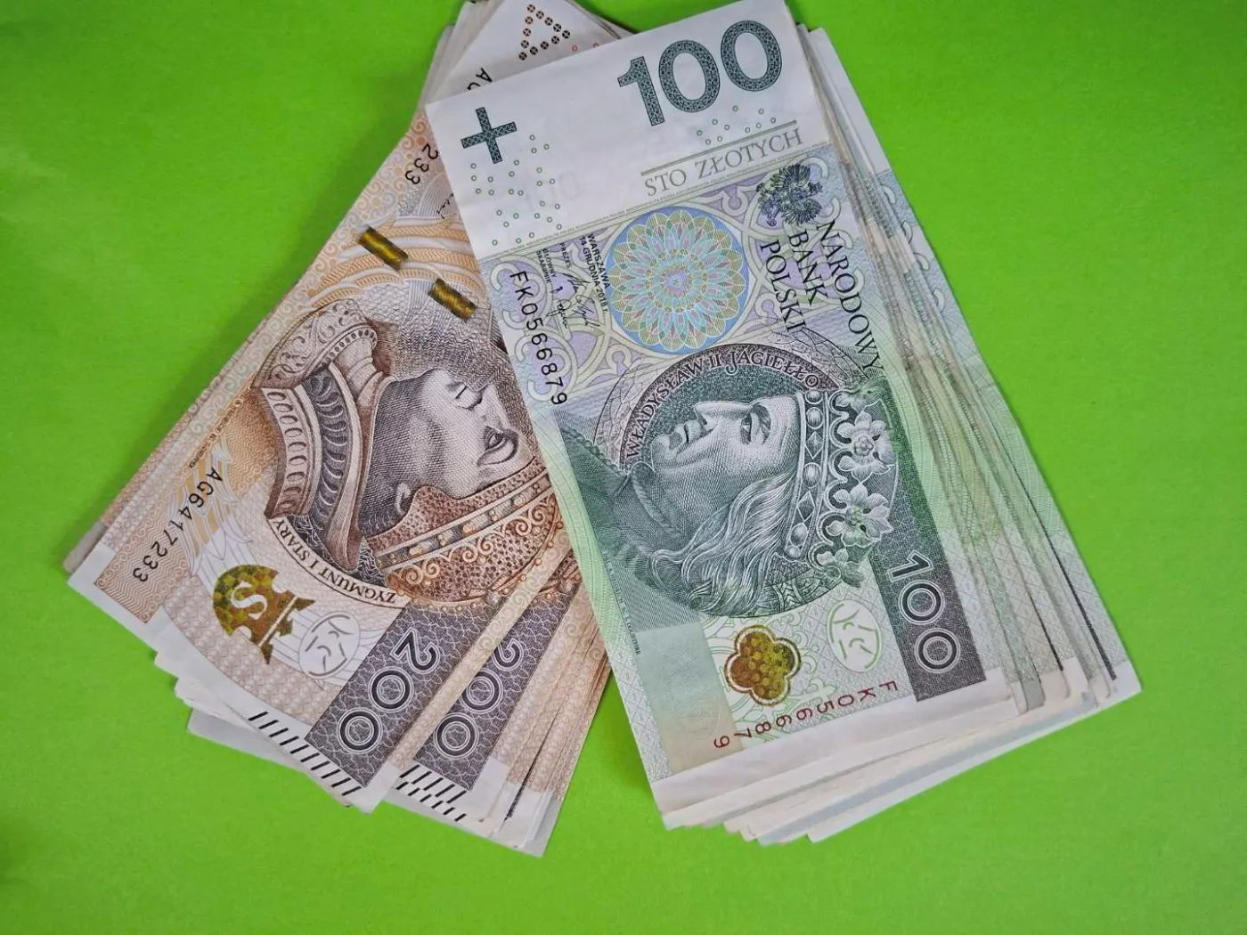 Nowe świadczenie od 2026 roku: bon senioralny 2150 zł miesięcznie. Decyduje średni miesięczny dochód