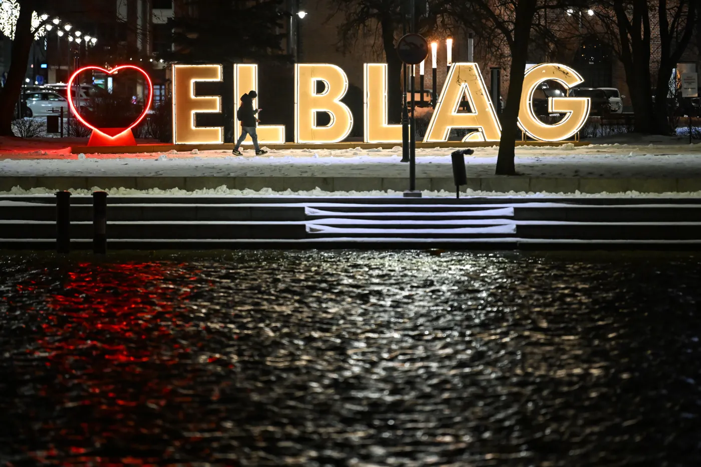 Nie tylko śnieg. Na północy Polski poważne zagrożenie powodzią